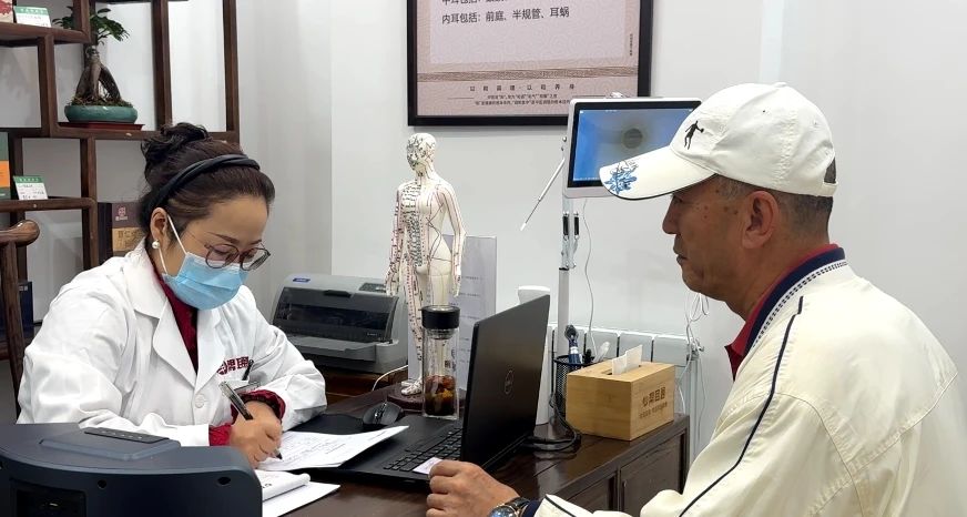 为什么耳聋人群更怕吵？